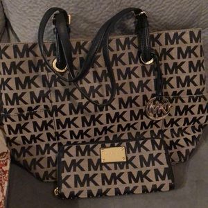 Michael Kors Jet Set Tote with Matching Wallet